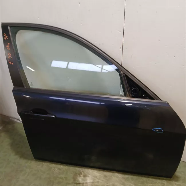 Porta anteriore destra