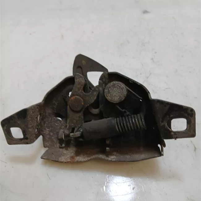 Serratura cofano anteriore