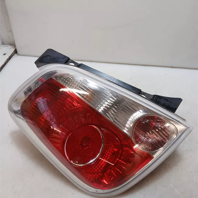 Fanale posteriore sinistro