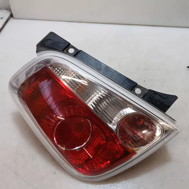 Fanale posteriore sinistro