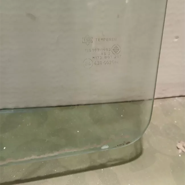 Scendente porta anteriore destro verde