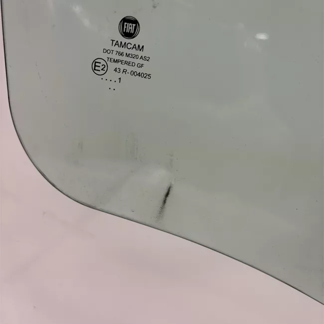 Scendente porta anteriore destro