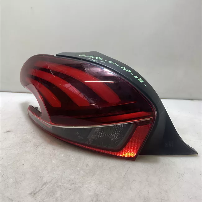 Fanale posteriore sinistro