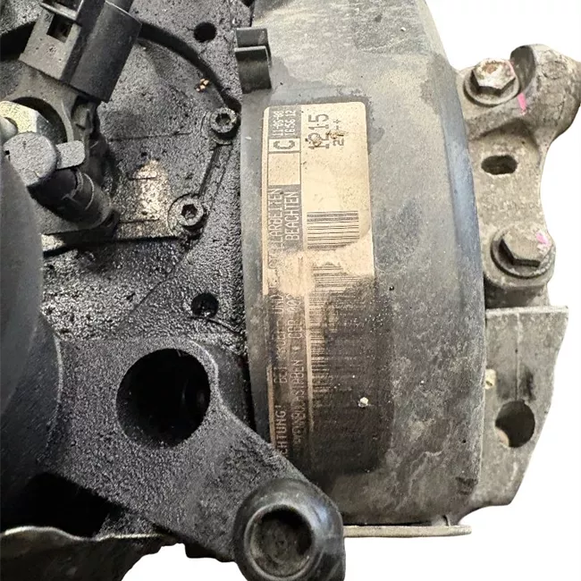 Motore semicompleto rotazionale