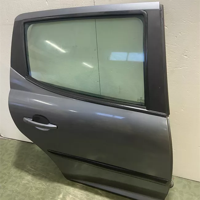 Porta posteriore destra