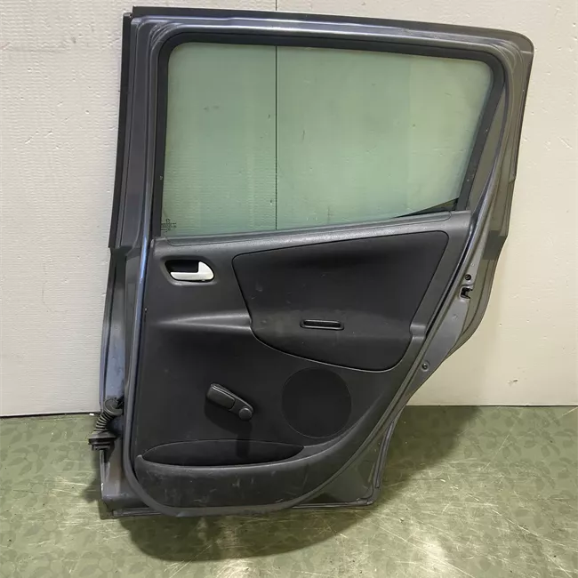 Porta posteriore destra