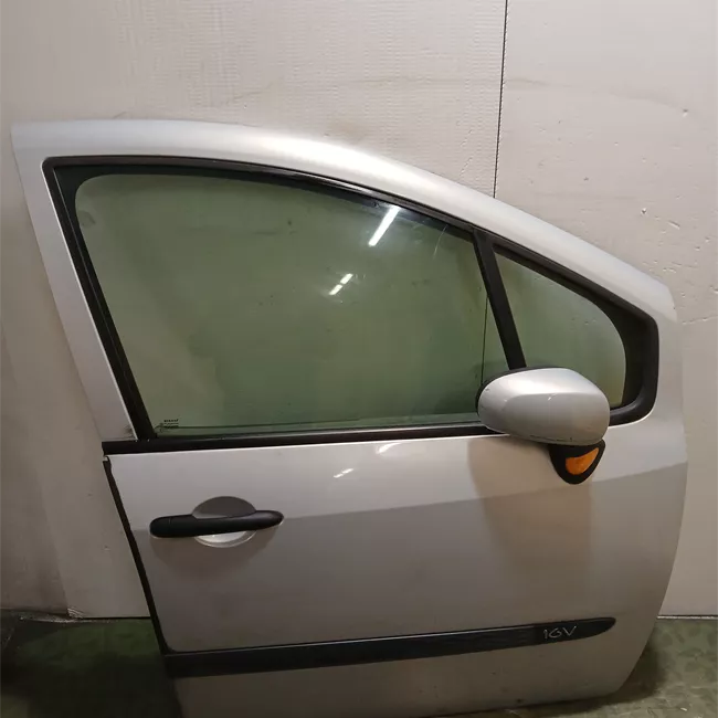 Porta anteriore destra