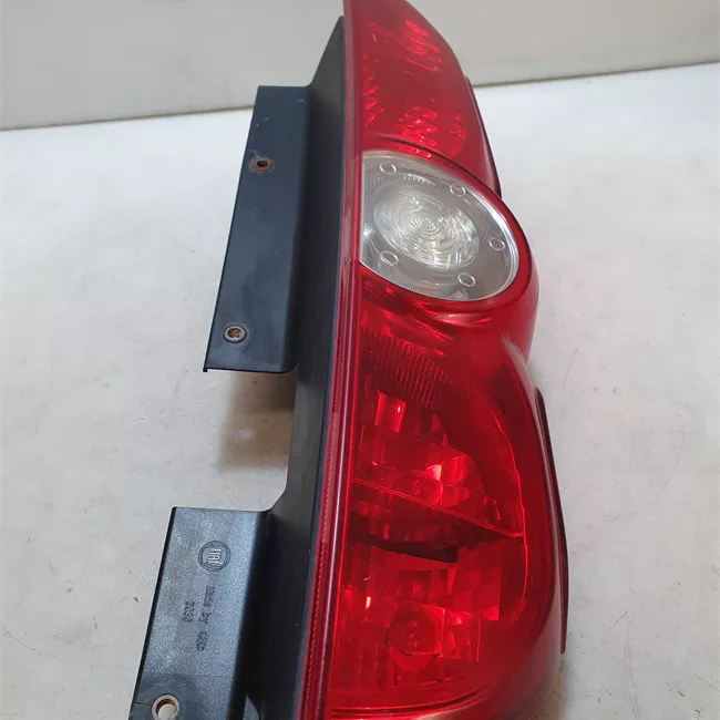 Fanale posteriore destro