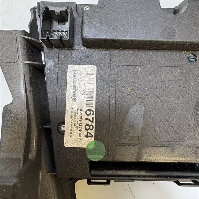 Blocco comandi autoradio con telefono nero