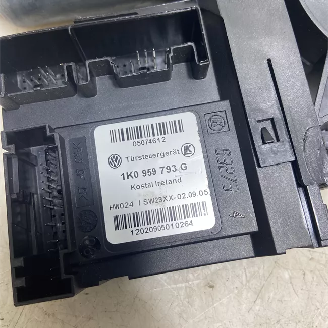 Motorino alzacristallo porta anteriore sinistro