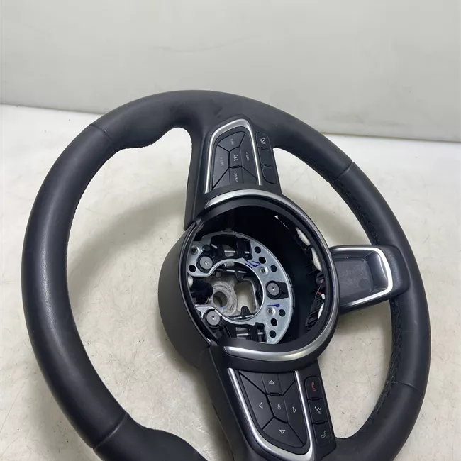 Volante Pelle con comandi radio/telefono