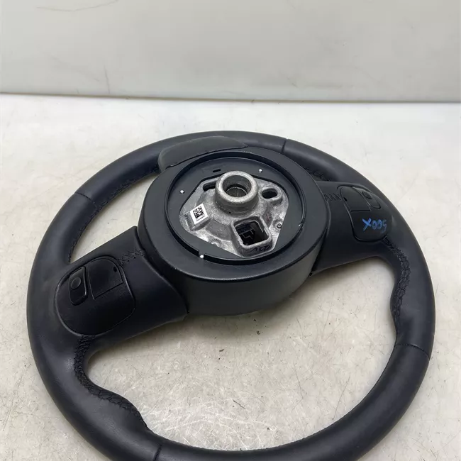 Volante Pelle con comandi radio/telefono