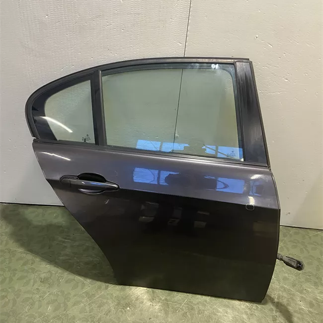 Porta posteriore destra