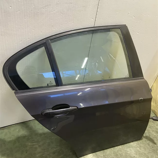 Porta posteriore destra