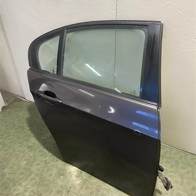 Porta posteriore destra