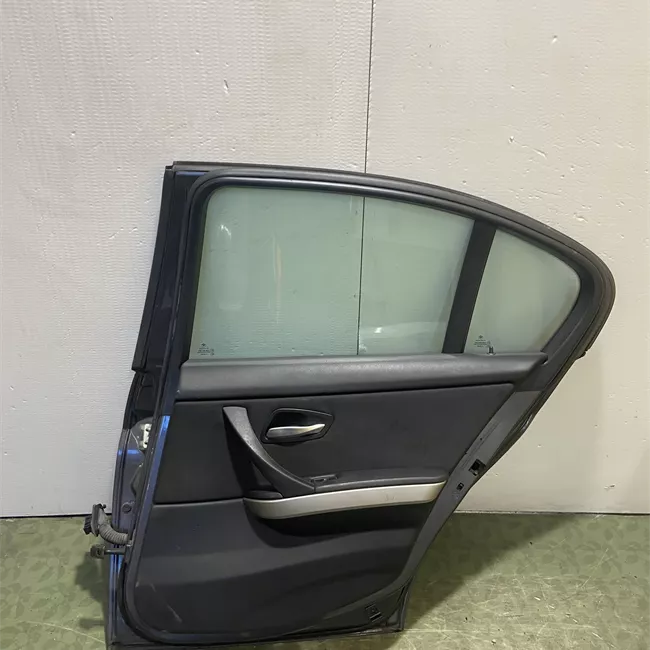 Porta posteriore destra