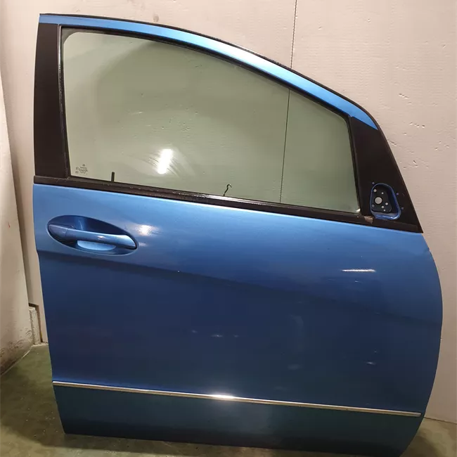 Porta anteriore destra