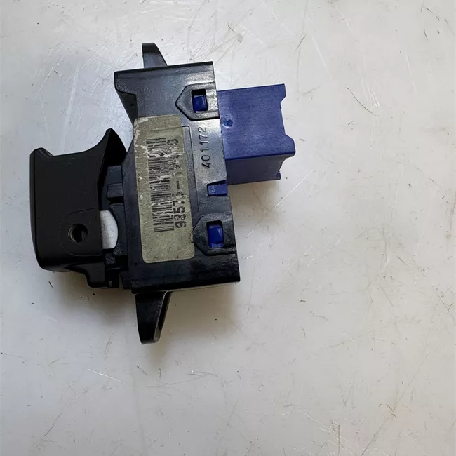 Interruttore alzacristalli porta anteriore