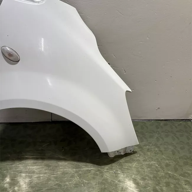 Parafango anteriore destro