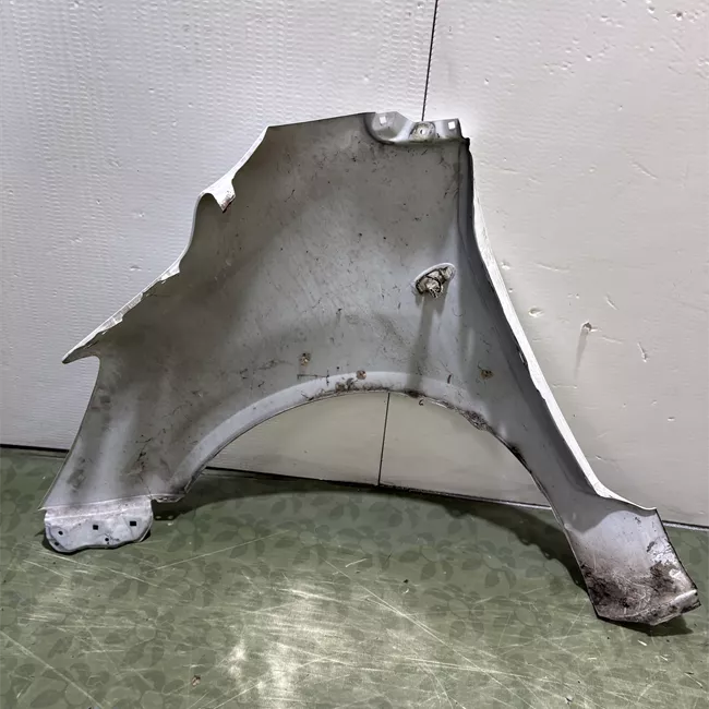 Parafango anteriore destro