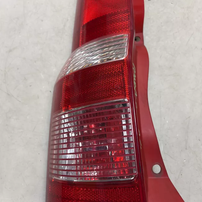 Fanale posteriore sinistro 11/04<