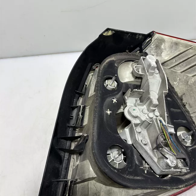 Fanale posteriore sinistro