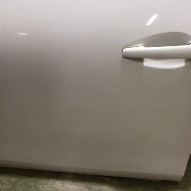 Porta anteriore sinistra