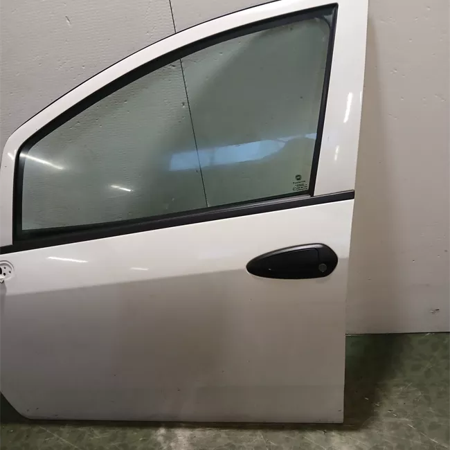 Porta anteriore sinistra