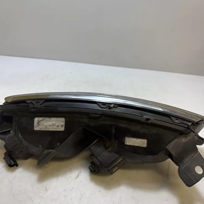 Fanalino anteriore sinistro