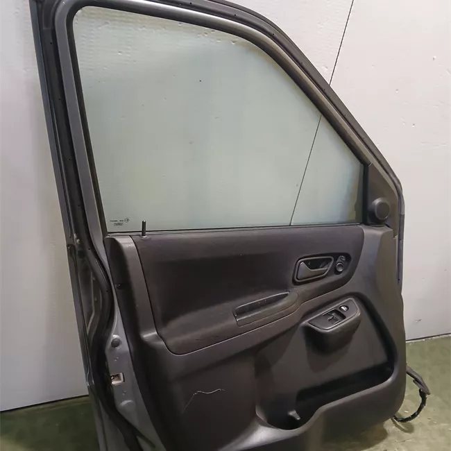 Porta anteriore sinistra