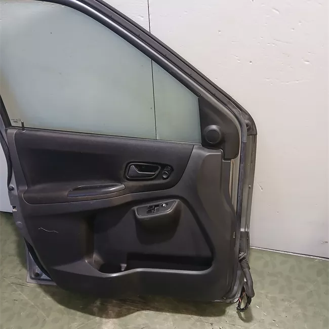 Porta anteriore sinistra