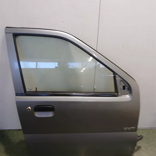 Porta anteriore destra