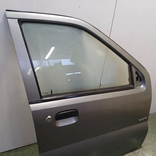 Porta anteriore destra