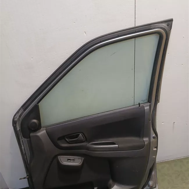 Porta anteriore destra