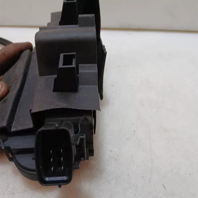 Serratura chiusura centralizzata porta anteriore destra