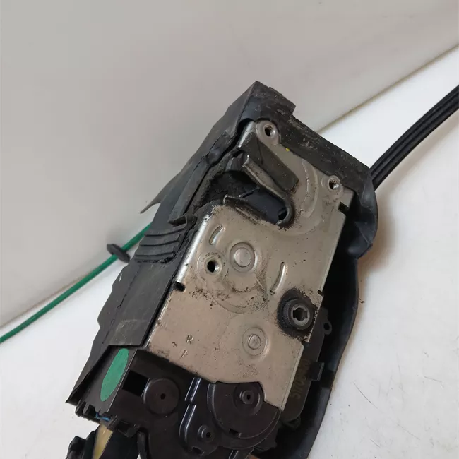 Serratura chiusura centralizzata porta anteriore destra