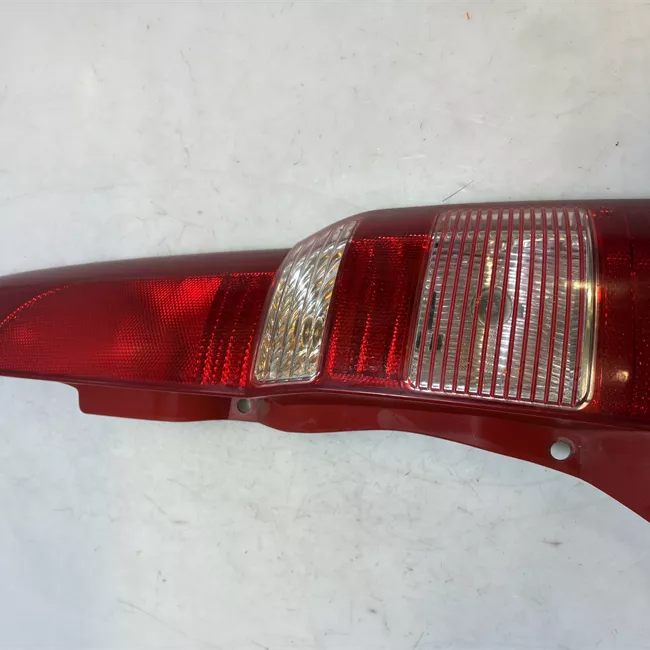 Fanale posteriore destro 11/04>