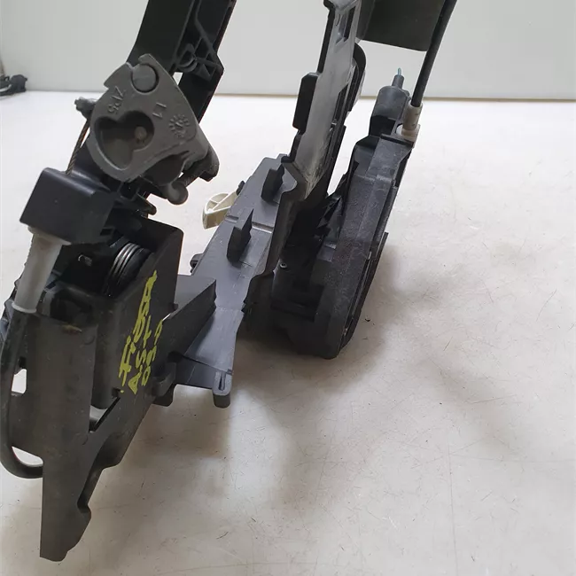 Serratura porta anteriore sinistra