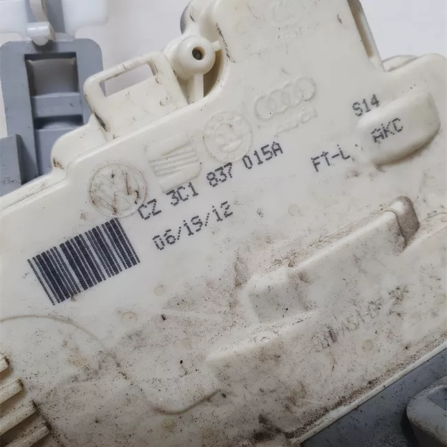 Serratura porta anteriore sinistra con dispositivo Safe