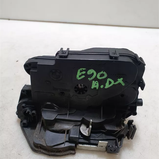 Serratura porta anteriore destra