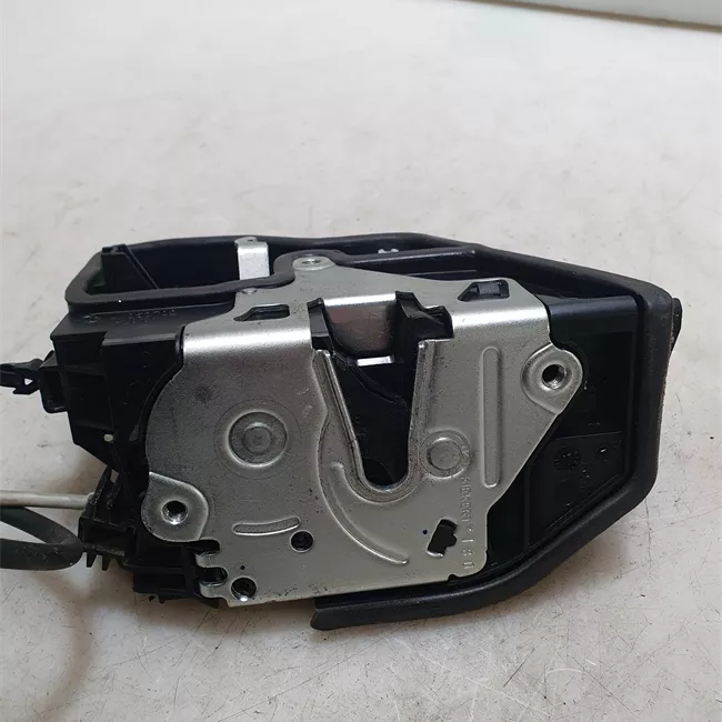 Serratura porta anteriore destra