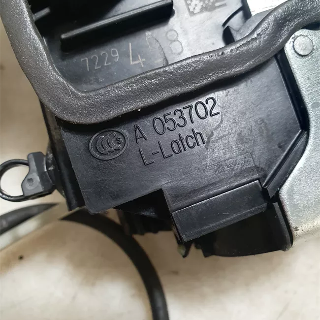 Serratura porta anteriore destra