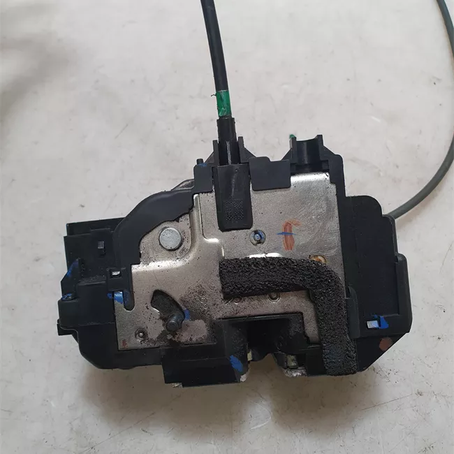 Serratura porta posteriore destra