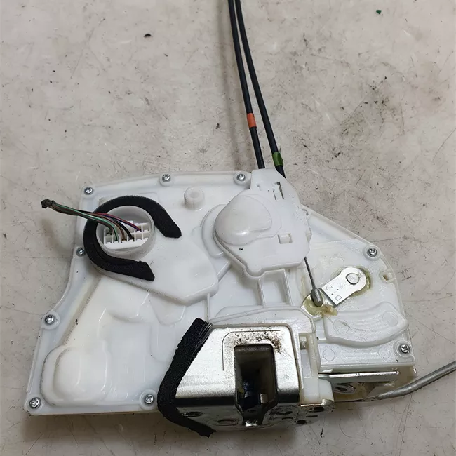 Serratura porta anteriore sinistra