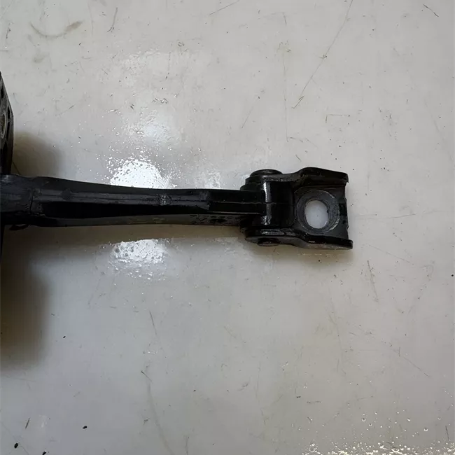 Fermo porta anteriore destro