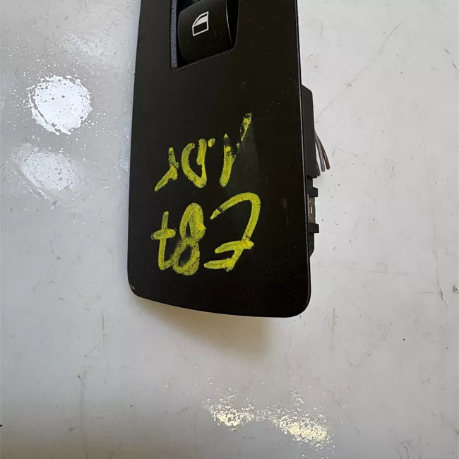 Interruttore alzacristalli porta anteriore destro Nero