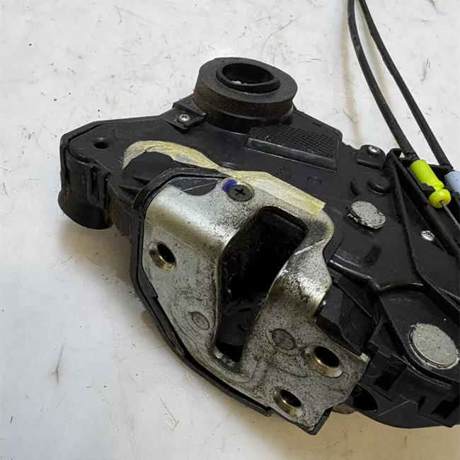 Serratura porta anteriore sinistra