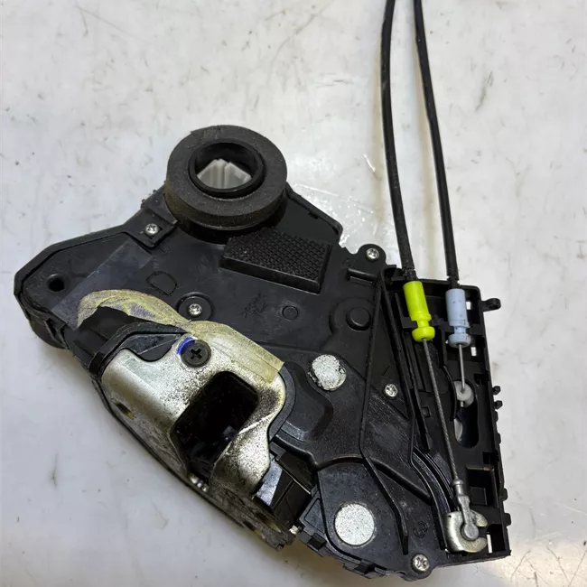 Serratura porta anteriore sinistra