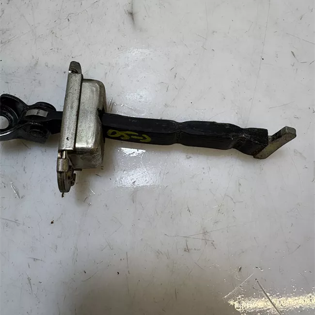 Fermo porta anteriore destro