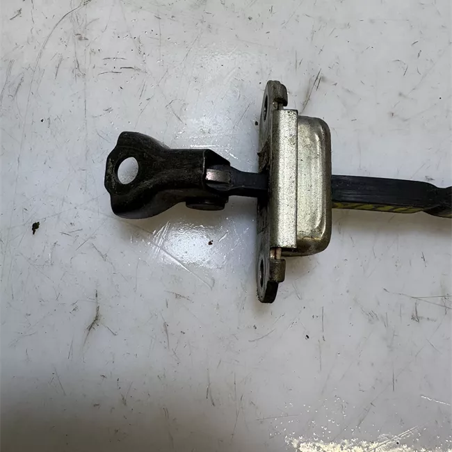 Fermo porta anteriore destro